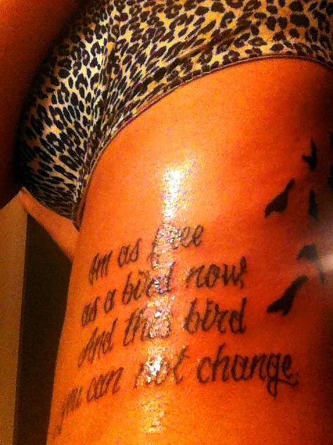 Rib tattoo. It's the Free Bird lyrics by Lynyrd Skynyrd. Lynyrd Skynyrd Free Bird Tattoo, Freebird Tattoo, Lynyrd Skynyrd Tattoo, Free Bird Tattoo, Lynyrd Skynyrd Free Bird, Truth Tattoo, Rib Tattoos For Women, Tattoo Bird, Lyrics Tattoo