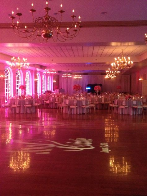 Pink Quinceanera Decorations, Sweet 16 Venues, Pink Quince Theme, Pink Nails Short, Ballroom Decor, Light Pink Decor, My Super Sweet 16, Centerpieces Quinceanera, Sweet 16 Party Themes