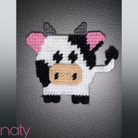 Cow Plastic Canvas, Plastic Canvas Cow Patterns, Cow Spots, Easy Perler Bead Patterns, Cow Pattern, Crochet Cross, Cute Cows, Canvas Projects, Plastic Canvas Crafts