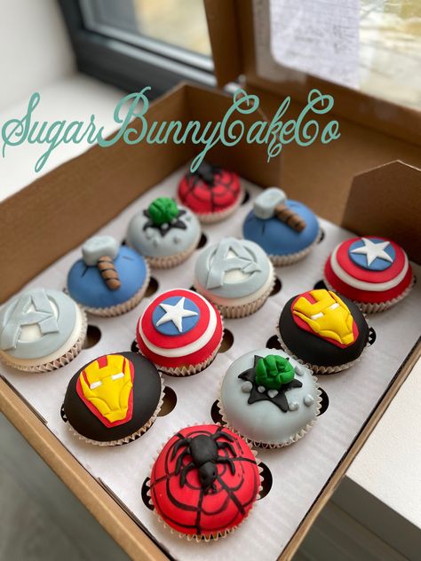 Avengers Treats, Marvel Pasta, Avengers Cupcake Cake, Marvel Theme Cake, Iron Man Cupcakes, Avengers Themed Cakes, Marvel Cupcakes, Avengers Cupcakes, Avenger Cupcakes