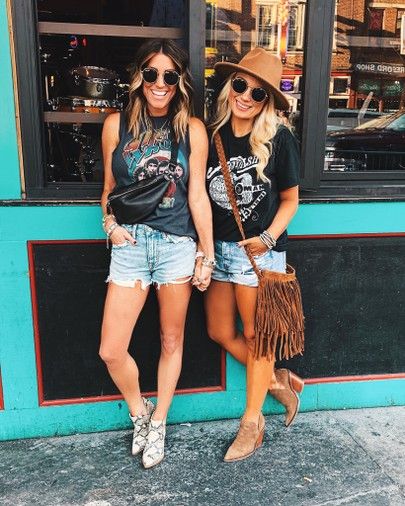 @thesisterstudioig// #ootd #nashville #bestfriend #nashvillestyle #nashvilleoutfits #vintagetee #booties #nashvillefashion Nashville Outfits Summer, Nashville Style Outfits, Summer Country Concert Outfit, Tennessee Outfits, Country Concert Outfits, Concert Outfit Summer, Look Festival, Booties Outfit, Nashville Trip