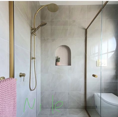 Shower Niche Arch, Arched Niche Bathroom, Arch Bathroom Niche, Arch Shower Niche, Arched Shower Niche, Shower Shelving, Bathroom Niche, Outdoor Bath, Bathroom Redesign