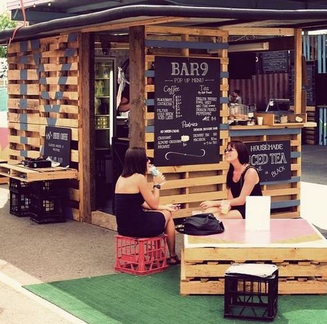 Food Stand Design, Bar Pallet, Food Stall Design, Container Cafe, Small Coffee Shop, Outdoor Restaurant Design, Food Stand, Pallet Bar, Flea Market Decorating