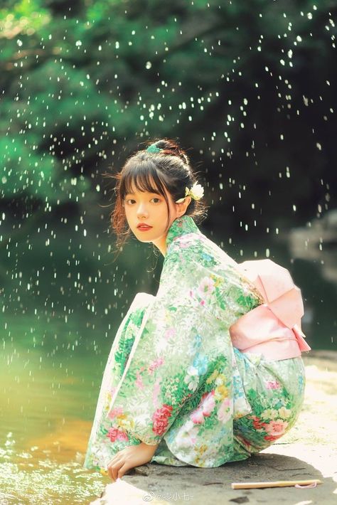 Winter Kimono, Japanese Yukata, Sister Poses, Japanese Festival, Japanese Photography, Summer Photoshoot, Fall Photoshoot, Cute Disney Wallpaper, Japanese Outfits