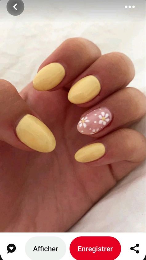 Acrylic Nails Yellow, Nails Yellow, Daisy Nails, Simple Gel Nails, Cute Gel Nails, Blue Nail, Short Acrylic Nails Designs, Pastel Nails, Dipped Nails