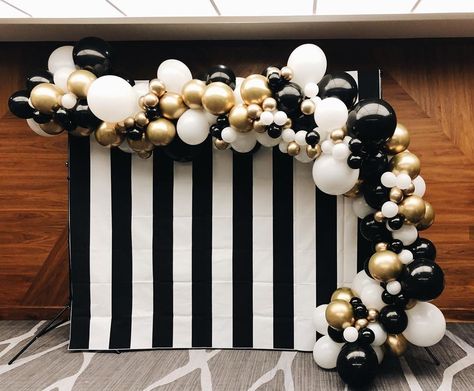 Unicorn Birthday Decorations, Black And White Balloons, Birthday Decorations For Men, 50th Birthday Party Decorations, Graduation Party Diy, Birthday Bbq, Prom Decor, Balloon Backdrop, White Balloons