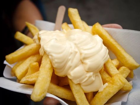 What Kind Of Mayonnaise Does Mcdonald's Use In Their Food? Check more at https://ilovebeauty.online/what-kind-of-mayonnaise-does-mcdonalds-use-in-their-food/ Egg Free Mayonnaise Recipe, Eggless Mayo, Dairy Free Mayo, Healthy Mayonnaise, Southwest Sauce, Belgian Fries, Belgian Food, Mayonnaise Recipe, Sauce Hollandaise