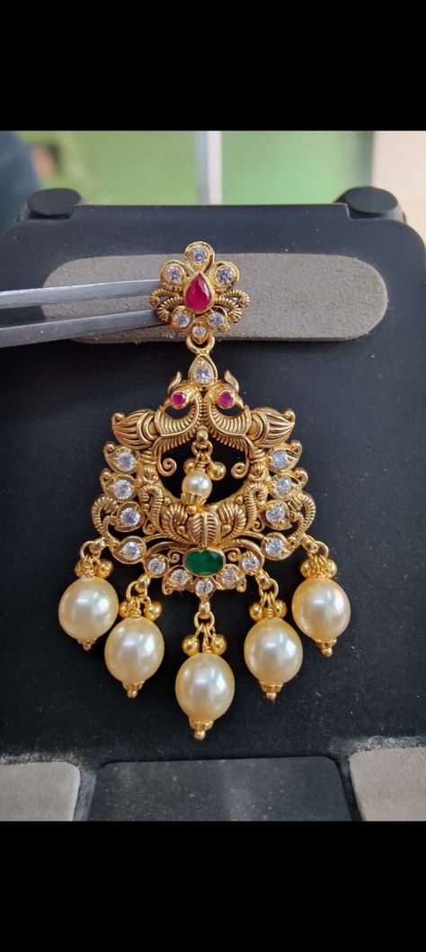 Chandh Balies Gold Earrings Simple, 5grams Gold Earrings Designs, Chand Bali Earrings Gold Indian, 3 Grams Gold Earrings Indian Latest, Chandh Balies Gold Earrings, Nakshi Earrings Gold, 5grams Gold Earrings, Chandbalis Earrings Gold, Chandbali Earrings Gold Latest