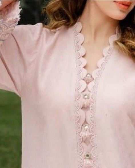 beautiful neck design Plane Clothes, Beautiful Neck Designs, Suit Neck Designs, Gala Design, Beautiful Neck, Lace Dress Design, Designing Ideas, Latest Dress Design, Simple Kurta Designs