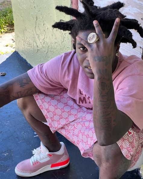 Kodak Black Outfit from November 12, 2021 | WHAT’S ON THE STAR? Florida Gators Outfit, Kodak Black Pfp, Jordan 3 Retro Rust Pink, Kodak Black Wallpaper, Lil Kodak, Black Shorts Outfit, Gucci Print, Eric Emanuel, Thug Style