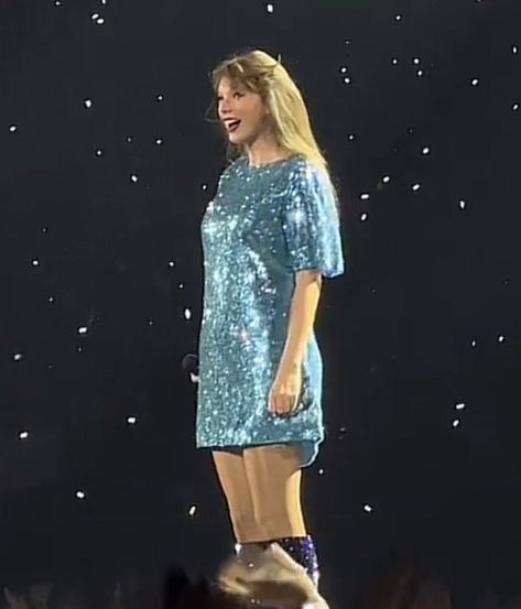 Taylor Swift Anti Hero Outfit Eras Tour, Midnight Outfit, Toronto Outfit, Debut Taylor Swift, Cute Taylor Swift, Debut Taylor, Taylor Swift Tour, Fearless Taylor Swift, Speak Now Taylor Swift