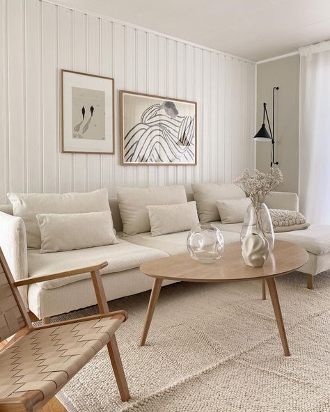 We love seeing our sofa covers in the homes of our customers. There's nothing quite like seeing the way you use Bemz to add your personality to your home ... It gets us every time! Our Teddy fabric in the colour Ecru recently became a huge trend, especially on the ever-popular IKEA Söderhamn sofa that can be spotted in the feedb of pretty much every interior influencer. Choosing a new sofa cover is an investment, bring identity home and prolong the life of your beloved IKEA sofa with Bemz! Beige Sofa Living Room, Söderhamn Sofa, Trendy Sofas, Halloween Living Room, Ikea Inspiration, Ikea Couch, Ikea Living Room, Ikea Sofa, Beige Sofa