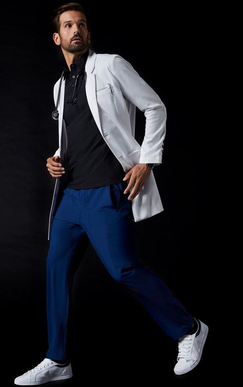 Doctor Photoshoot, Lab Coat Fashion, Lab Coats For Men, Men's Lab Coat, Men Aesthetic Outfits, Jaanuu Scrubs, Medical Fashion, Scrubs Medical, Grad Photography