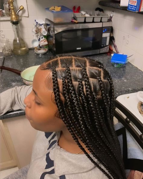 Brazy on Instagram: “😍😍 Smedium knotless box braids🤩, dm to book an appointment 💗 comment your thoughts☺️ #bohemian #boxbraids #hairstyle #braids #ponytail…” Boxbraids Hairstyle, Hairstyle Braids, Braids Ponytail, Knotless Box Braids, Instagram Thoughts, Big Box Braids Hairstyles, Long Box Braids, Box Braids Hairstyles For Black Women, Braids Hairstyles Pictures