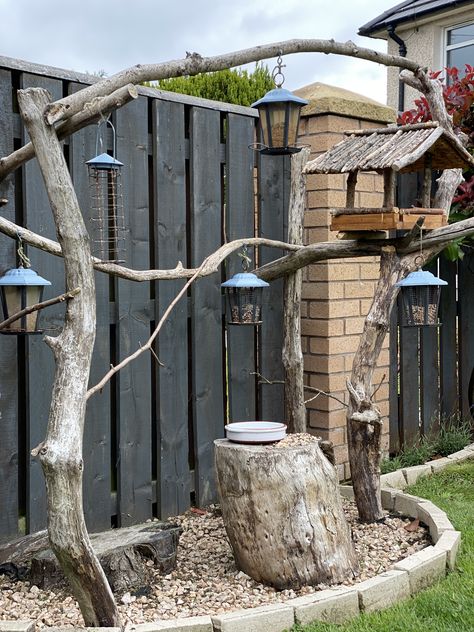 Deck Bird Feeding Station, Bird Hotel Ideas, Diy Bird Feeder Station, Diy Bird Feeding Station, Bird Feeding Station Ideas Diy, Bird Sanctuary Ideas Backyards, Bird Feeding Station Ideas, Bird Feeder Station Ideas, Bird Feeder Station