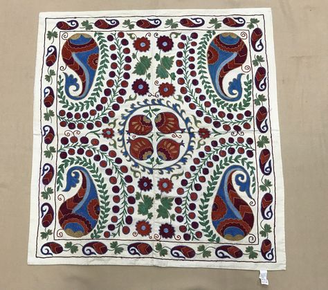 Complicated Embroidery, Embroidery Tablecloth, Tablecloth Square, Suzani Fabric, Dining Room Entryway, Entryway Kitchen, Square Tablecloth, Embroidery Motifs, Silk Embroidery