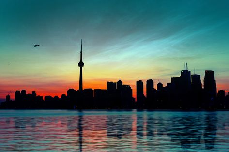 Toronto Silhouette by Piotrek FK, via 500px City Night Lights, Cityscape Drawing, Toronto Art, Toronto Skyline, Canada City, Skyline Painting, Toronto City, Silhouette Painting, City Painting