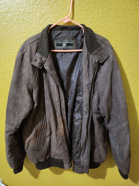 VINTAGE Mens Members Only Leather Jacket Slight discoloration on the right pocket 90s Leather Jacket Outfit Men, 80s Jacket Men, Men’s Jackets, 90s Leather Jacket Outfit, 90s Leather Jacket, Work Wear Men, Grunge Hoodie, Jacket Outfit Men, Coat Ideas