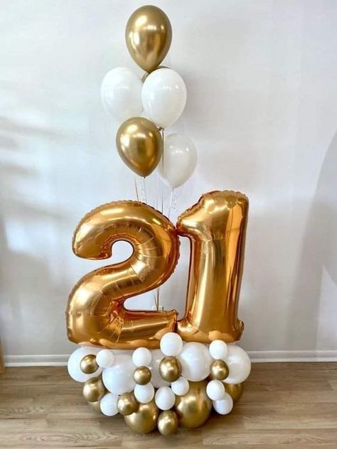 50th Birthday Balloons, Balloon Arrangement, Birthday Decorations At Home, Balloon Prices, 21st Bday Ideas, Balloon Creations, Simple Birthday Decorations, Birthday Goals, Pink Birthday Cakes