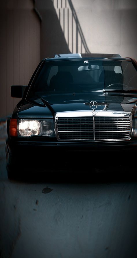 Old Mercedes Benz, Benz Wallpaper, Iphone Wallpaper Planets, Mercedes Benz Wallpaper, Old Mercedes, Mercedes 190, Mercedes Benz 190, مرسيدس بنز, Dark Black Wallpaper