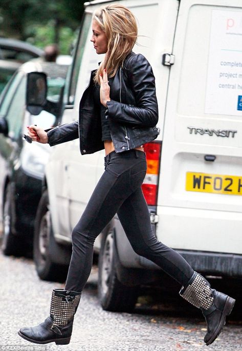 Biker chick: Abbey Clancy was spotted out and about in London on Tuesday Abbey Clancy, Minimal Street Style, Biker Chic, Hipster Outfits, Biker Chick, All Black Outfit, Biker Boots, Biker Style, Mode Inspiration