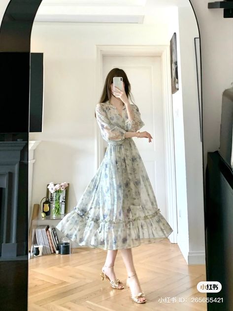 Long Dress Korea, Summer Green Dress, Green Dress Women, Long Dress Korean Style, Asian Style Clothes, Simple Frock Design, Simple Frocks, Gowns Dresses Elegant, Modest Dresses Casual