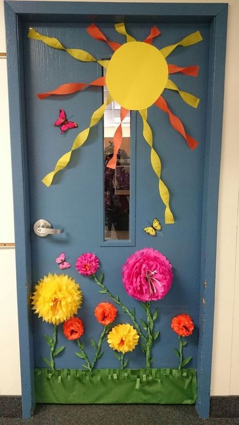 40+ Summer Bulletin Board decor & Classroom door decor ideas for 2019 - Hike n Dip Classroom Door Decor Ideas, Spring Classroom Door, Summer Bulletin Board, Preschool Door, Classroom Door Decor, Door Decor Ideas, Decoration Creche, Spring Door Decoration, Easter School