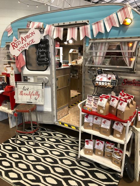 Camper Pop Up Shop, Camper Store Design, Mobile Retail Store Trailer, Vintage Camper Boutique, Mobile Candy Shop, Camper Boutique Mobile Shop, Boutique Trailer Mobile Shop, Boutique Camper, Camper Boutique