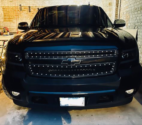 I painted my grille two colors. Them added the rivet effect. Made in my garage Chevy Tahoe Accessories, Black Chevy Tahoe, Tahoe Custom, Family Cars Suv, Truck Life, Family Cars, Cars Suv, Dream Trucks, Cool Car Accessories