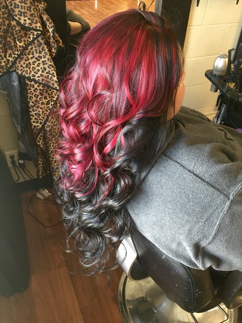 Maroon highlights with black underneath. Maroon Highlights, Deep Burgundy Hair, Haircolor Ideas, Dark Red Hair Color, Red Hair Looks, Maroon Hair, Black Red Hair, Hair References, Red Blonde