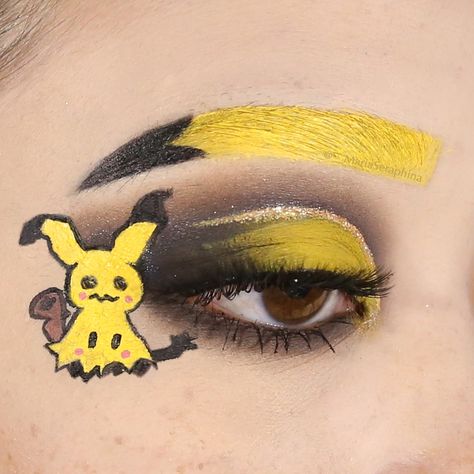 Mimikyu Makeup, Pokemon Inspired Makeup, Pokemon Makeup Looks, Boosette Cosplay, Disney Eyeshadow, Queen Boo, Pokémon Costume, Pokemon Makeup, Channel Makeup