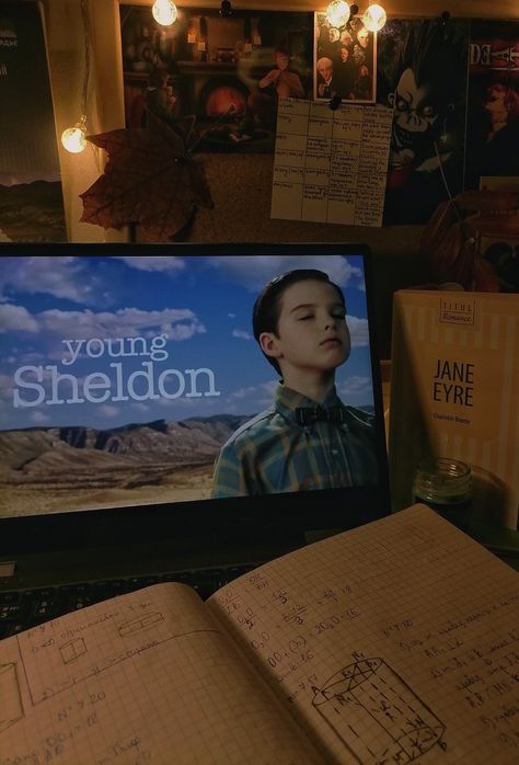 Young Sheldon Wallpaper Aesthetic, Sheldon Cooper Aesthetic, Sheldon Cooper Wallpaper, Young Sheldon Aesthetic, Sheldon Wallpaper, Young Sheldon Wallpaper, Autumn Study, Sheldon Bazinga, Math Student