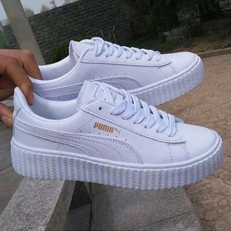 Puma Shoes Women, White Puma Sneakers, Puma Outfit, Nike Shoes Outfits, White Puma, Puma Sneakers, Pumas Shoes, Best Sneakers, Sneakers Outfit