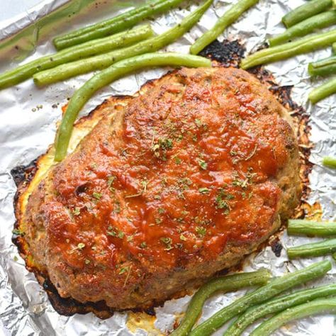 Healthy Turkey Meatloaf {Low Carb, GF, Low Calorie} - Skinny Fitalicious® Easy Low Calorie Dinners, Healthy Turkey Meatloaf, Turkey Meatloaf Recipe Easy, Easy Turkey Meatloaf, Turkey Meatloaf Healthy, Low Calorie Dinner, Turkey Meatloaf Recipe, Thm Dinner, Healthy Meatloaf