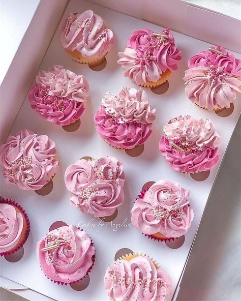 Diva Cupcakes, Make Cake, Elegant Cupcakes, Dessert Snacks, Ocean Cakes, Desserts Cake, Pretty Cupcakes, Cupcake Cake Designs, Buttercream Cupcakes