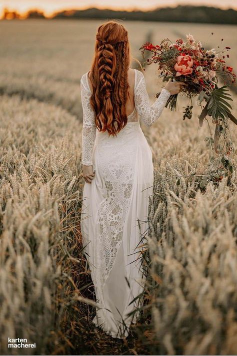 Pose Fotografi, Wedding Hair Inspiration, Wedding Photos Poses, Bohemian Bride, Wedding Mood, Wedding Shots, Wedding Hair And Makeup, Boho Stil, Wedding Pics