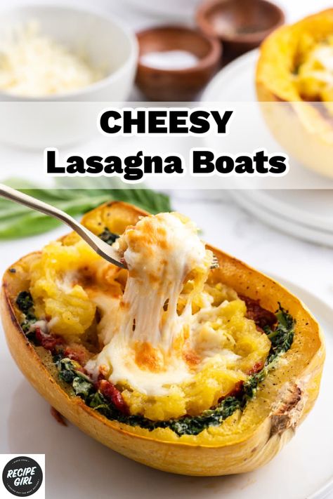 Cheesy Lasagna Boats recipe from RecipeGirl.com #cheesy #lasagna #boats #recipe #RecipeGirl Spaghetti Squash With Spinach, Spinach Ricotta Filling, Lasagna Boats, Cheesy Lasagna, Veggie Side Dish Recipes, Ricotta Filling, Beef Lasagna, Acorn Squash Recipes, Spinach Ricotta