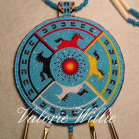 4-horse medallion Beaded Medallion, Indian Beadwork, Native American Beadwork Patterns, Seed Bead Jewelry Patterns, Native Crafts, Native Beading Patterns, Beadwork Designs, Native American Crafts, Native American Beaded Earrings