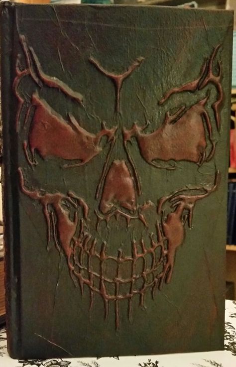 Halloween Aethetic, Hot Glue Art On Canvas, Scary Book Covers, Witch Book Cover Diy, Diy Halloween Book Covers, Creepy Book Covers Diy, Diy Grimoire Cover, Gothic Junk Journal Ideas, Hot Glue Art