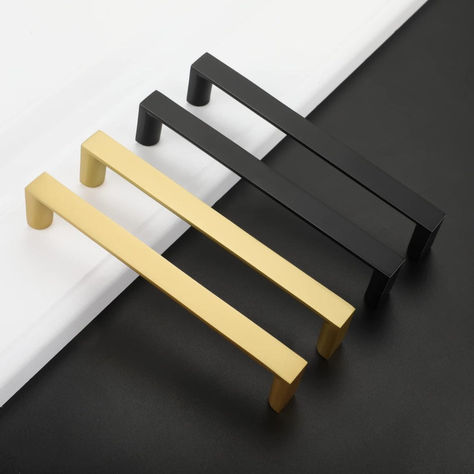 These modern gold cabinet pulls are perfect for modernizing any room. Their classic design will add a touch of style to your drawers and cabinets. Durable and easy to install, these cabinet pulls are sure to last. Modern Kitchen Pulls, Gold Cabinet Handles, Black Drawer, Door Handles Modern, Black Drawer Pulls, Dresser Knobs And Pulls, Kitchen Drawer Pulls, Kitchen Door Handles, Dresser Drawer Pulls