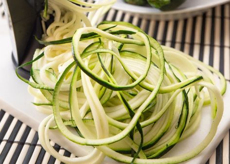 Spiral Recipes, Mustard Pickle Recipe, Zucchini Noodles Spaghetti, Canning Zucchini, Frozen Zucchini, Sugar Challenge, Freezing Zucchini, Detox Water Fat Burning, Spiralized Zucchini