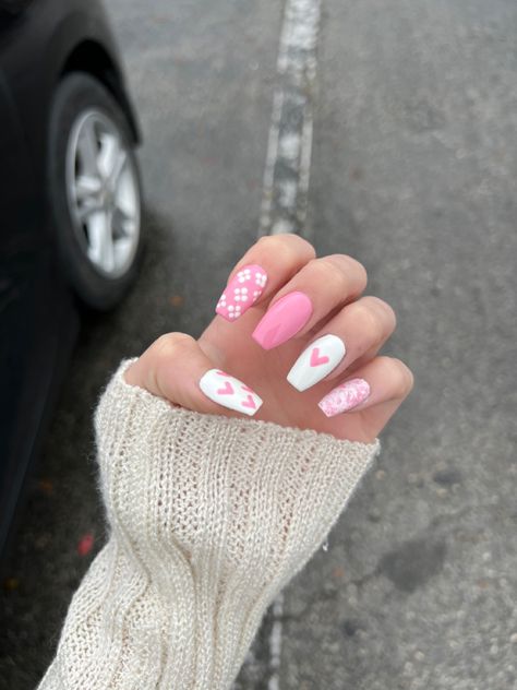 Cute Nail Ideas Heart, Flower And Heart Nails, White Nails Summer, Nail Inspo Coffin, Story Story, Heart Nail Designs, Light Pink Nails, Coffin Shape, Nails Summer Nails