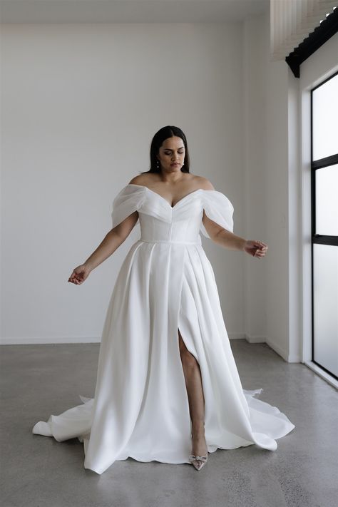 Franklyn Wedding Gown | Hera Couture Plus Size Corset Dress, Hera Couture, Minimal Wedding Dress, Wedding Dresses Whimsical, Plus Wedding Dresses, Curvy Bride, Dream Wedding Ideas Dresses, Wedding Dresses Plus Size, Couture Gowns