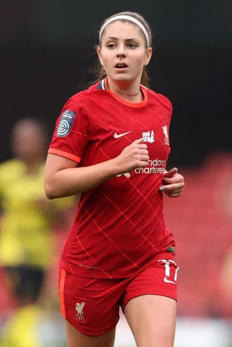 Carla Humphrey, Midfielder Soccer, Liverpool Girls, Old Man Portrait, Female Football Player, Female Soccer, Girls Football, Fc Liverpool, Soccer Stars