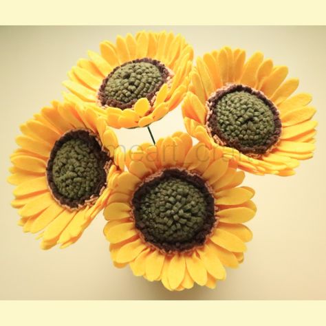 Felt Sunflower Diy, How To Make A Sunflower, Felt Sunflower, How To Make Sunflower, Homemade Flowers, Felt Tutorial, Diy Sunflower, Felt Flower Tutorial, Diy Spring Crafts