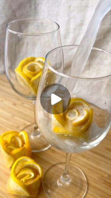 394K views · 38K likes | Tiffiny on Instagram: "🧊🍋 Lemon Rose Ice Cubes 🍋🧊

In case you needed to refresh your weekend or your daily drinks, here’s a fun, fresh, and healthy way to level up your drinks! 💛🍋✨

#happyhourathome #happyhourtime #brunchvibes #brunchathome #cocktailkit #mocktailrecipe #mocktailtime #healthyhacks #healthyfoodtips #healthyfoodinspo #fruitrecipes #fruithacks #lemonicecubes #lemonrecipes #sodastream #cocktailgarnish #cocktailgarnishes 

Lemon ice cubes lemon rose ice cubes cocktail garnish  cocktail garnishes citrus refresher healthy drinks hydrate" Rose Ice Cubes, Lemon Ice Cubes, Fruit Hacks, Cocktail Garnishes, Drink Decorations, Lemon Ice, Cocktail Garnish, Cocktail Kits, Mocktail Recipe