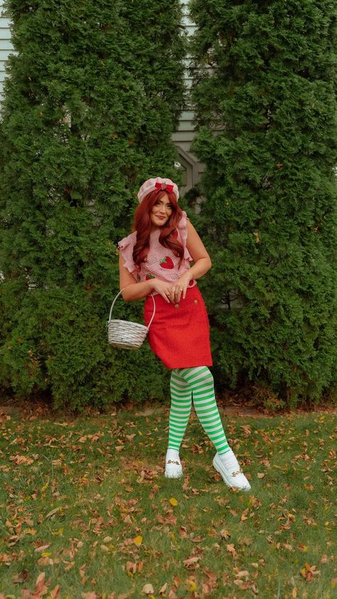 Strawberry Shortcake Costume Women, Strawberry Shortcake Cosplay, Spooky Fits, Halloween Costumes Redhead, Strawberry Shortcake Halloween Costume, Halloween Constumes, Redhead Costume, Purim Ideas, Strawberry Shortcake Costume