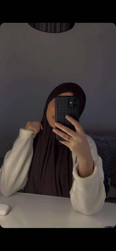 Hijabi Pics For Instagram, Hijabi Profile Picture, Hijabi Mirror Selfie Aesthetic, Photo Profil Hijab, Hijabi Mirror Pic, Hijabi Snap, Hijab Snap, Hijabi Lifestyle, Hijab Selfie