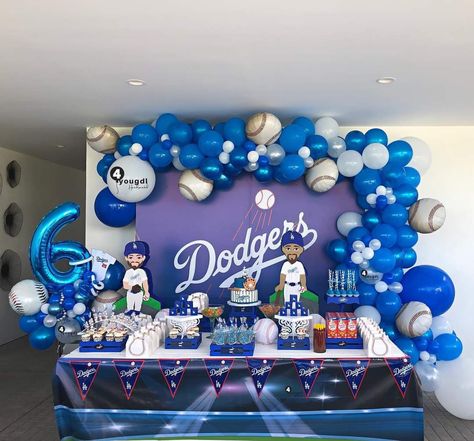 Dodgers 1st Birthday Party, Dodger Party Decorations, Dodger Balloon Garland, Baseball Party Backdrop Ideas, Dodgers Cake Birthdays, Dodgers Party Decorations, Dodgers Birthday Party Decorations, Dodger Party Ideas, Dodgers Party Ideas