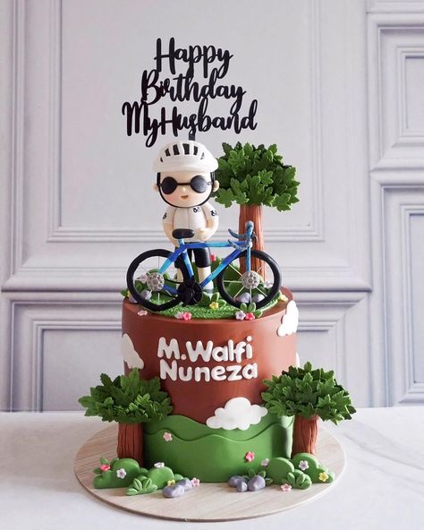 Cyclist Cake Ideas, Cyclist Cake, Bike Birthday Cake, Album Cake, Cycling Cake, Diego Cake, Games Cake, Bicycle Cake, Regular Cake